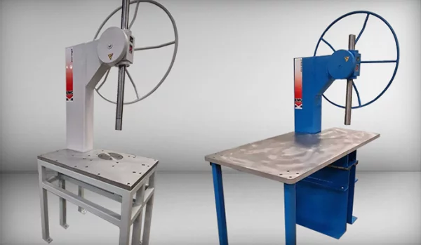 Des presses à crémaillère de grande capacité pour l’industrie aéronautique